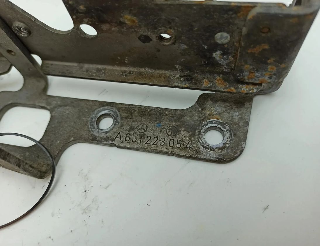 MERCEDES-BENZ E-Class W212/S212/C207/A207 (2009-2016) Doplnkové vnútorné časti motora. A6512230541 30247555