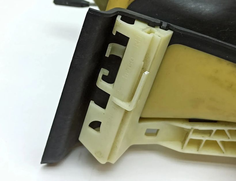 MERCEDES-BENZ E-Class W212/S212/C207/A207 (2009-2016) Pravý predný dverový zámok A2047201835 30248151