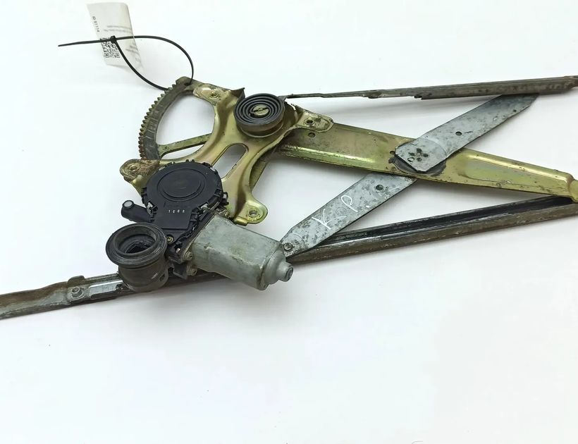 LEXUS LS 3 generation (2000-2006) Front Left Door Window Regulator 8572050080 30248419