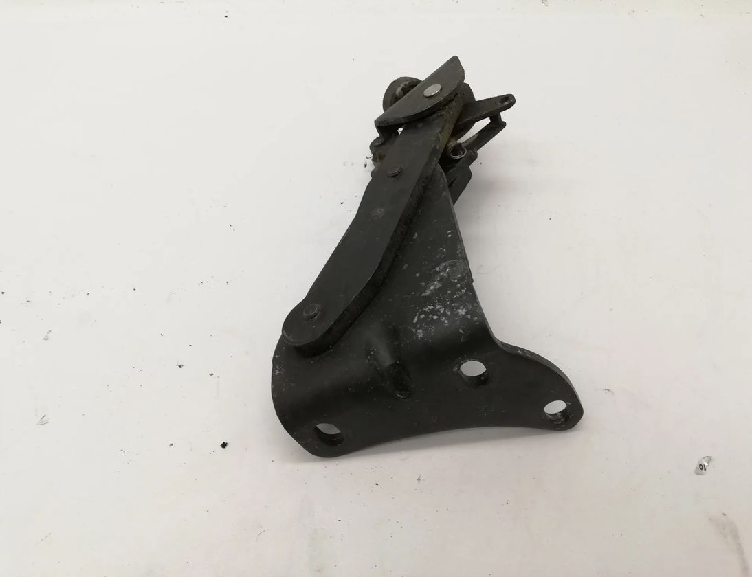 VOLKSWAGEN Transporter T5 (2003-2015) Spodný držiak posuvných dverí 7H0843397 11304983