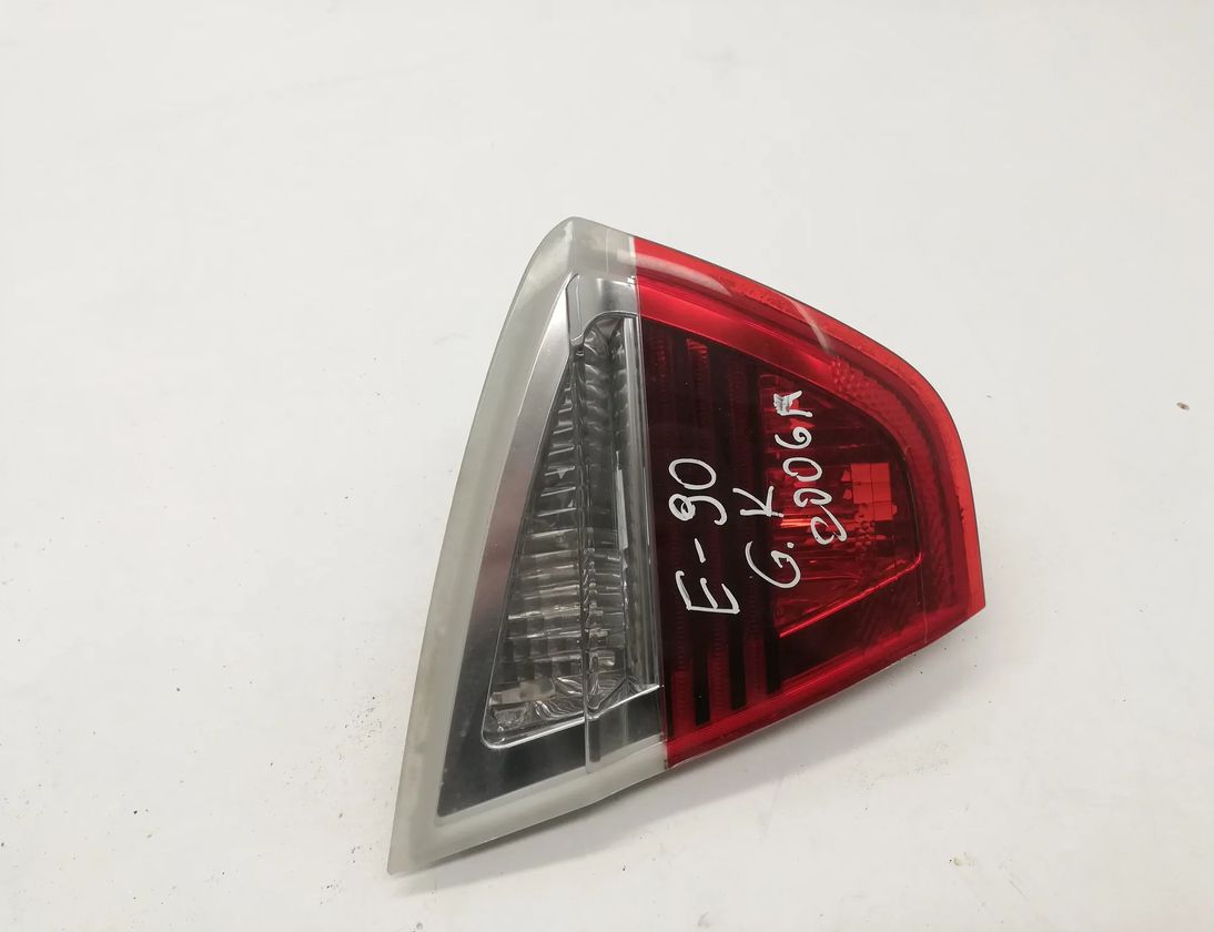 BMW 3 Series E90/E91/E92/E93 (2004-2013) Ľavé zadné svetlo na kufri 6937459 11506996