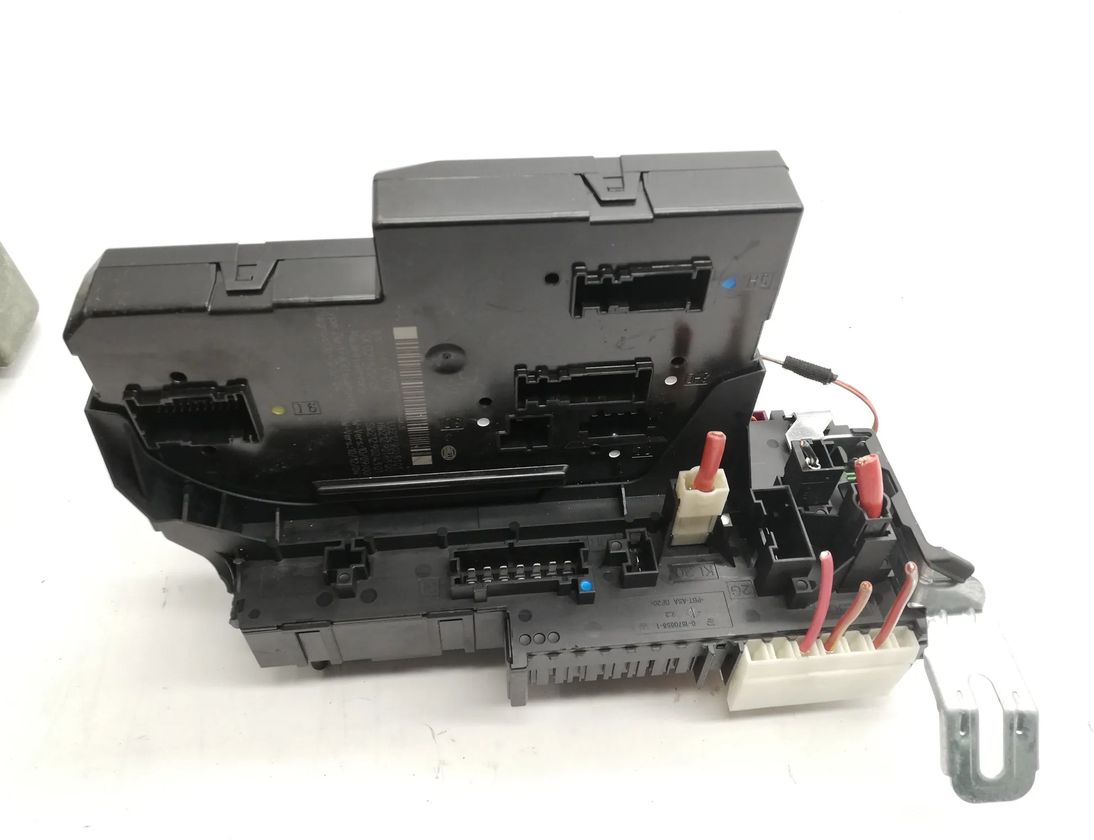MERCEDES-BENZ E-Class W212/S212/C207/A207 (2009-2016) Pojistková skrinka A2129005101 11557934