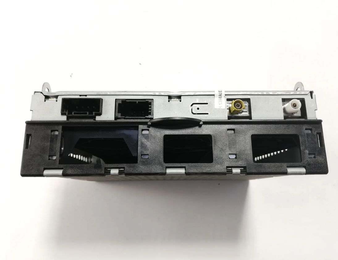 AUDI A6 C6/4F (2004-2011) Hudobný prehrávač bez GPS 4F0035541L 17388849