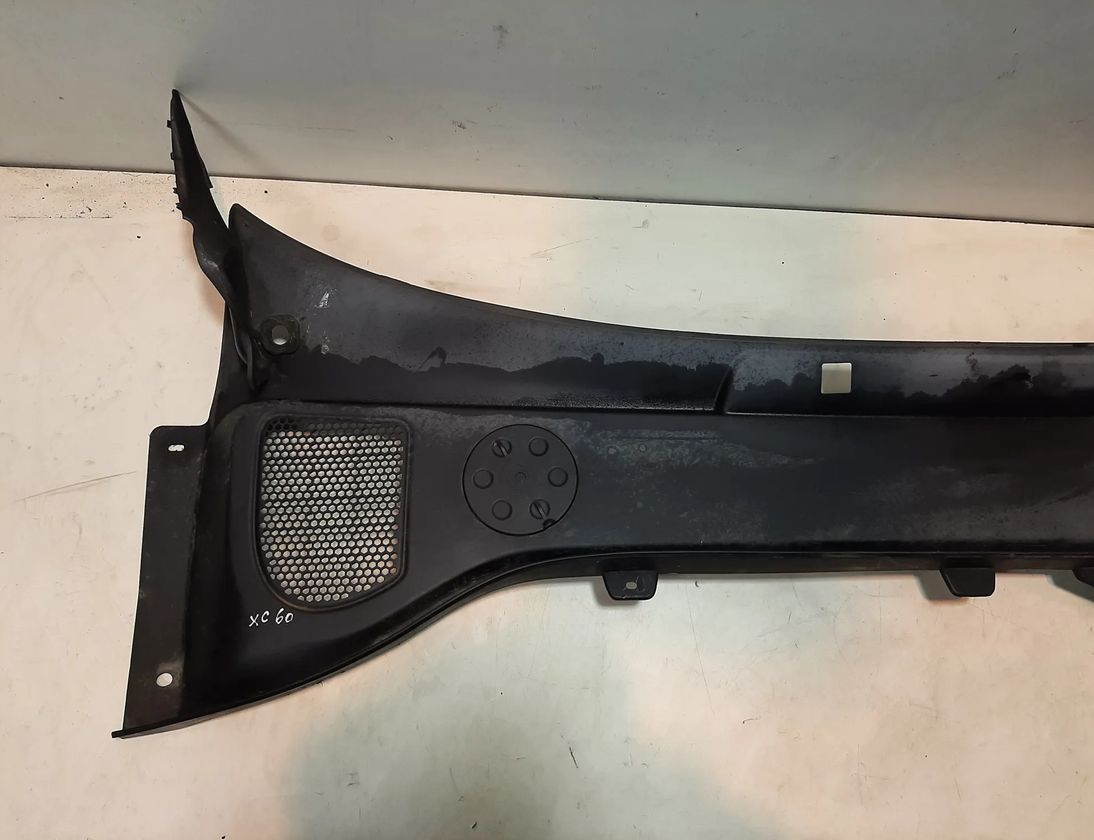 VOLVO XC60 1 generation (2008-2017) Front Wiper Cowl Trim 31299228,31271659 17621146