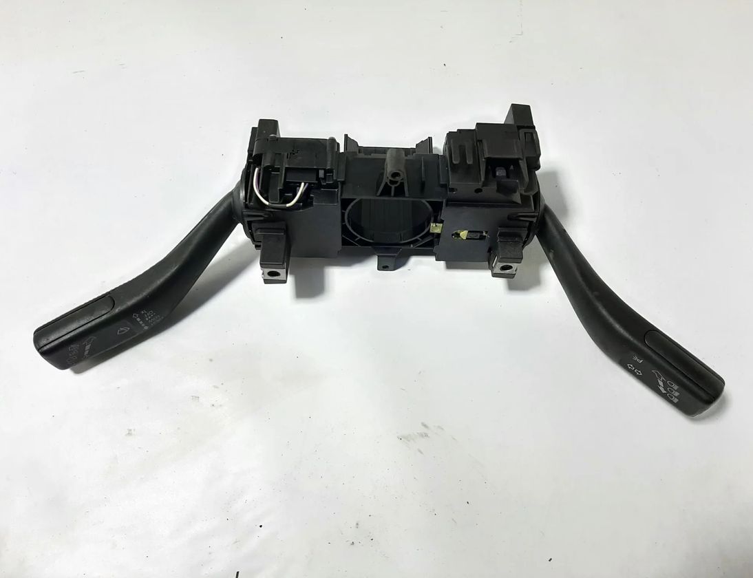 SEAT Toledo 4 generation (2012-2020) Подрулевой переключатель 6RA953521 17793063