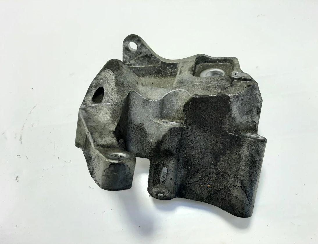 VOLVO XC60 1 generation (2008-2017) Držiak motora pravá strana 31401633 26014946