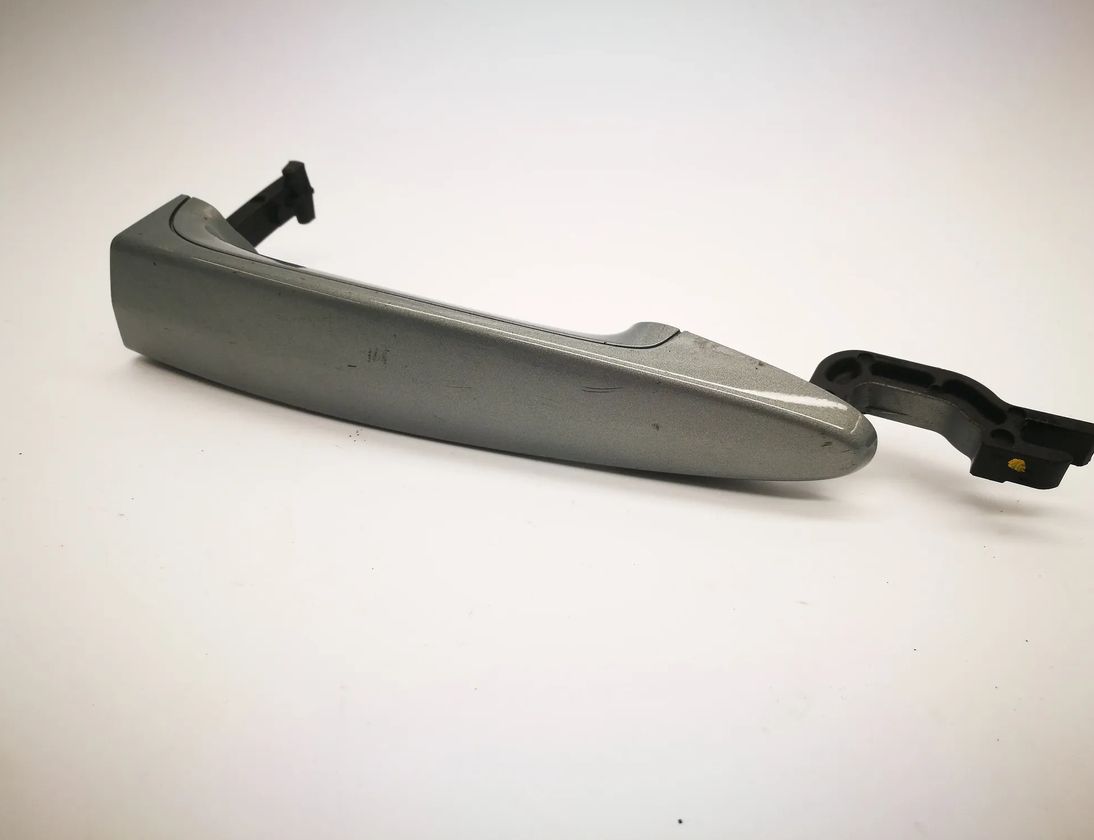 BMW 3 Series E90/E91/E92/E93 (2004-2013) Ľavá predná dverová vonkajšia kľučka E9xL47123973 3851342