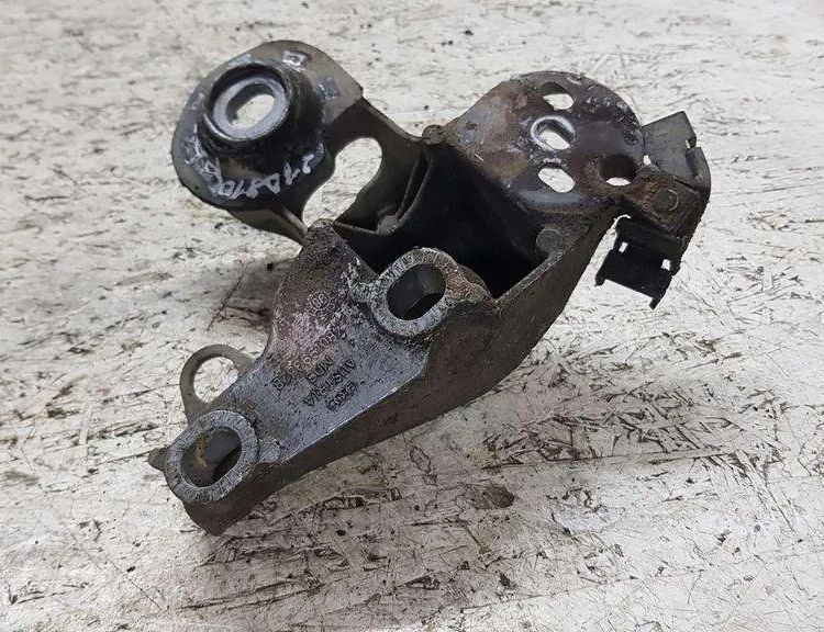 AUDI A6 C6/4F (2004-2011) Držiak motora na ľavej strane 4B0199352B 32114286