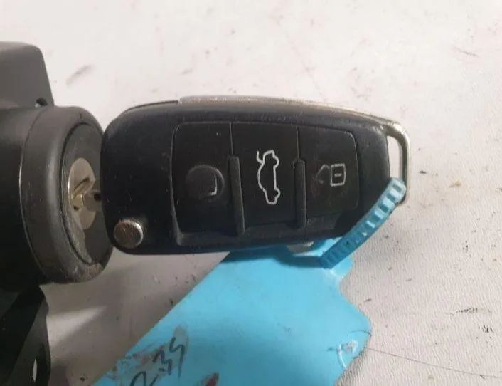 AUDI Q7 4L (2005-2015) Zámok zapalovania 4F0910131 25721647