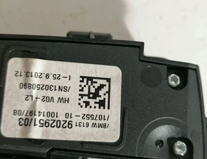 BMW 5 Series F10/F11 (2009-2017) Spínač parkovacej pomoci 9202951 25722023