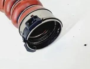 BMW 5 Series F10/F11 (2009-2017) Intercooler hadica 7805401 25740829