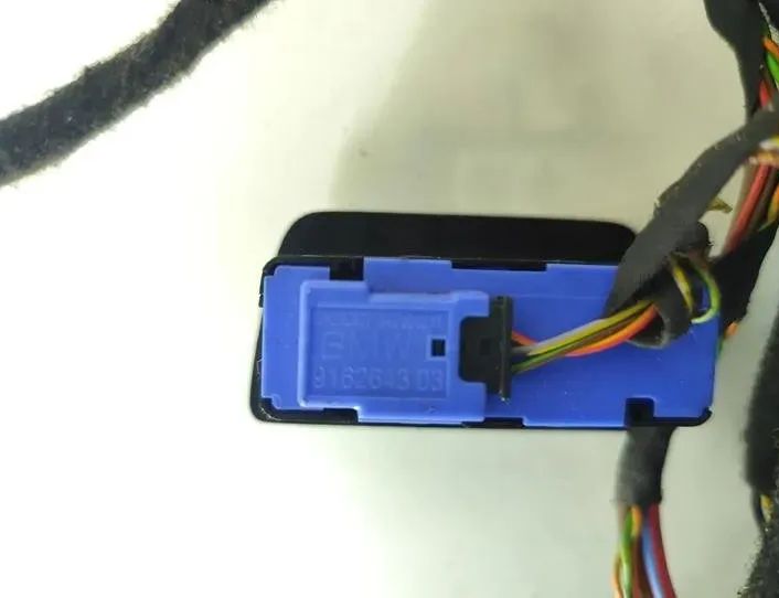 BMW 7 Series F01/F02 (2008-2015) Доводчик задней крышки 7327886,00404097G3,9162643 25743607