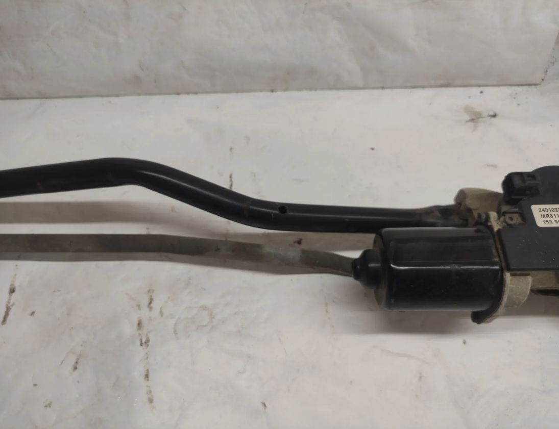 CHRYSLER i3 I01 (2013-2024) Mechanizmus stierača predného čelného skla 0390241963 26468766