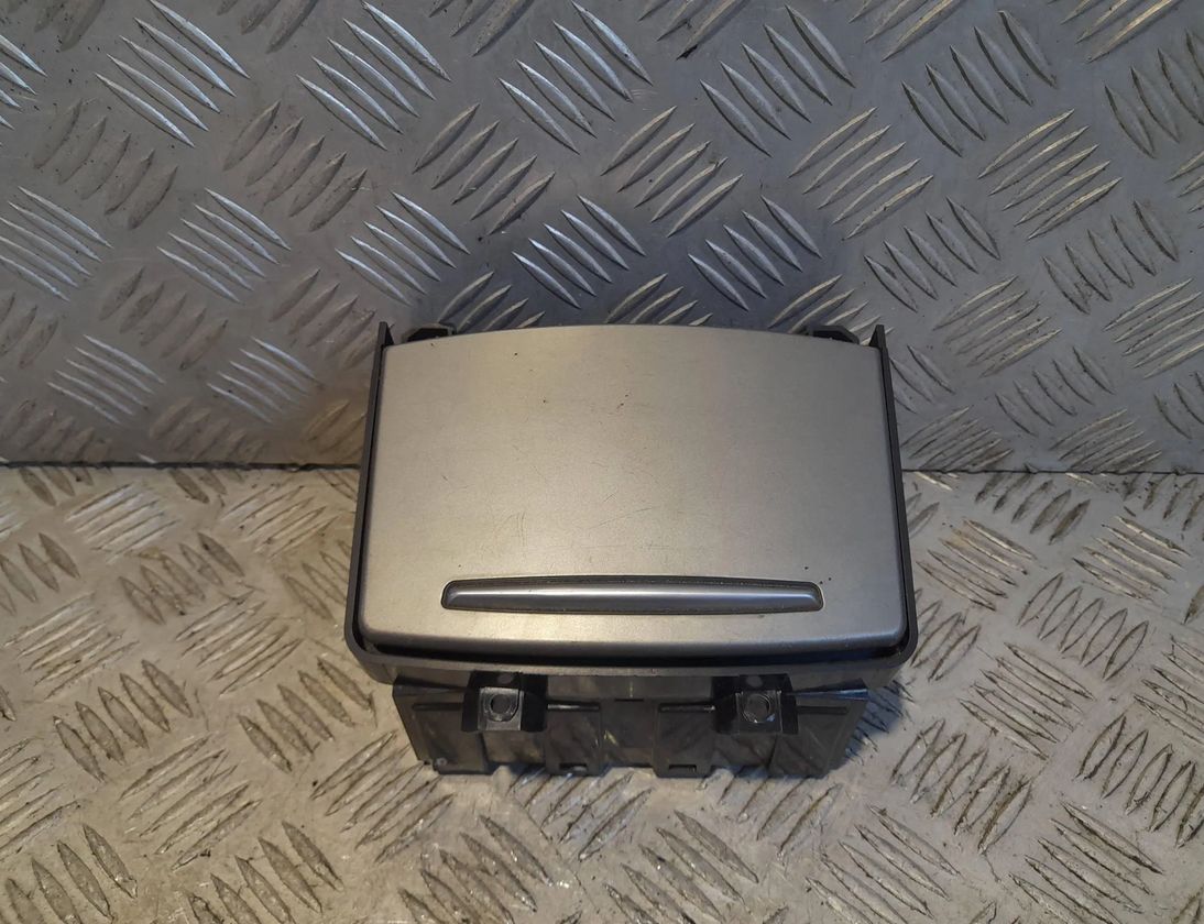 AUDI A6 C8/4K (2018-2024) Držiak na poháre 4F2862533A 29717036