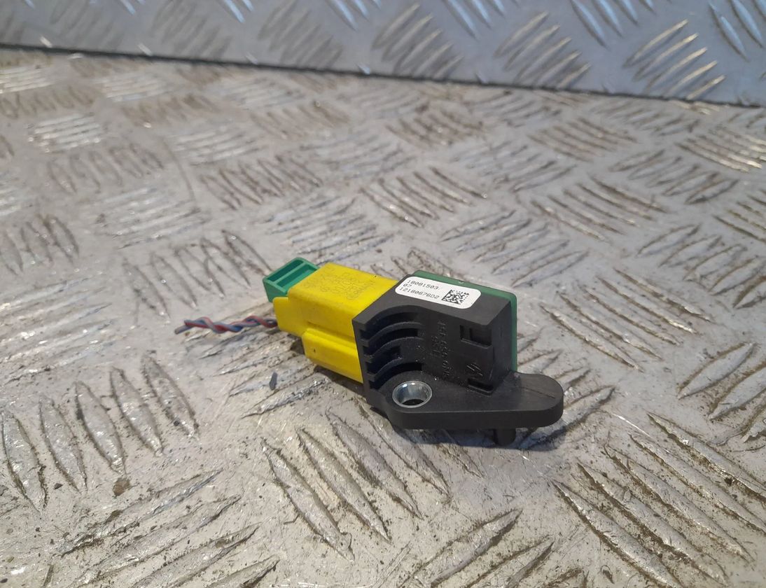 VOLKSWAGEN Passat B6 (2005-2010) Боковой датчик удара правый 5N0959351 29722493