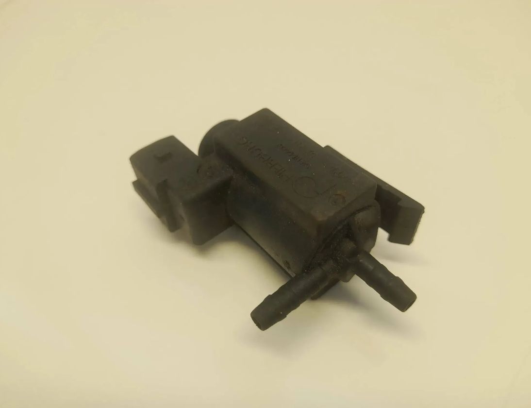 VOLVO V70 2 generation (2000-2008) Solenoidový ventil 05T22A 29725216