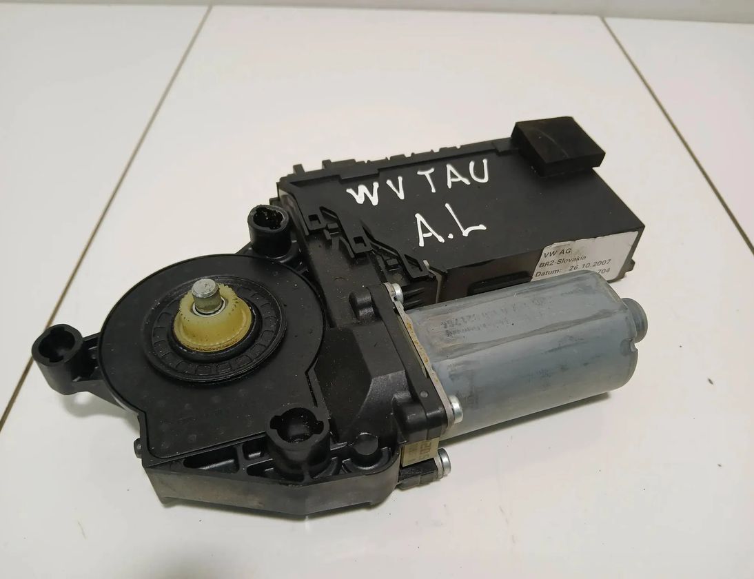 VOLKSWAGEN Touareg 1 generation (2002-2010) Моторчик стеклоподъемника задней левой двери 7L6959704 29744590