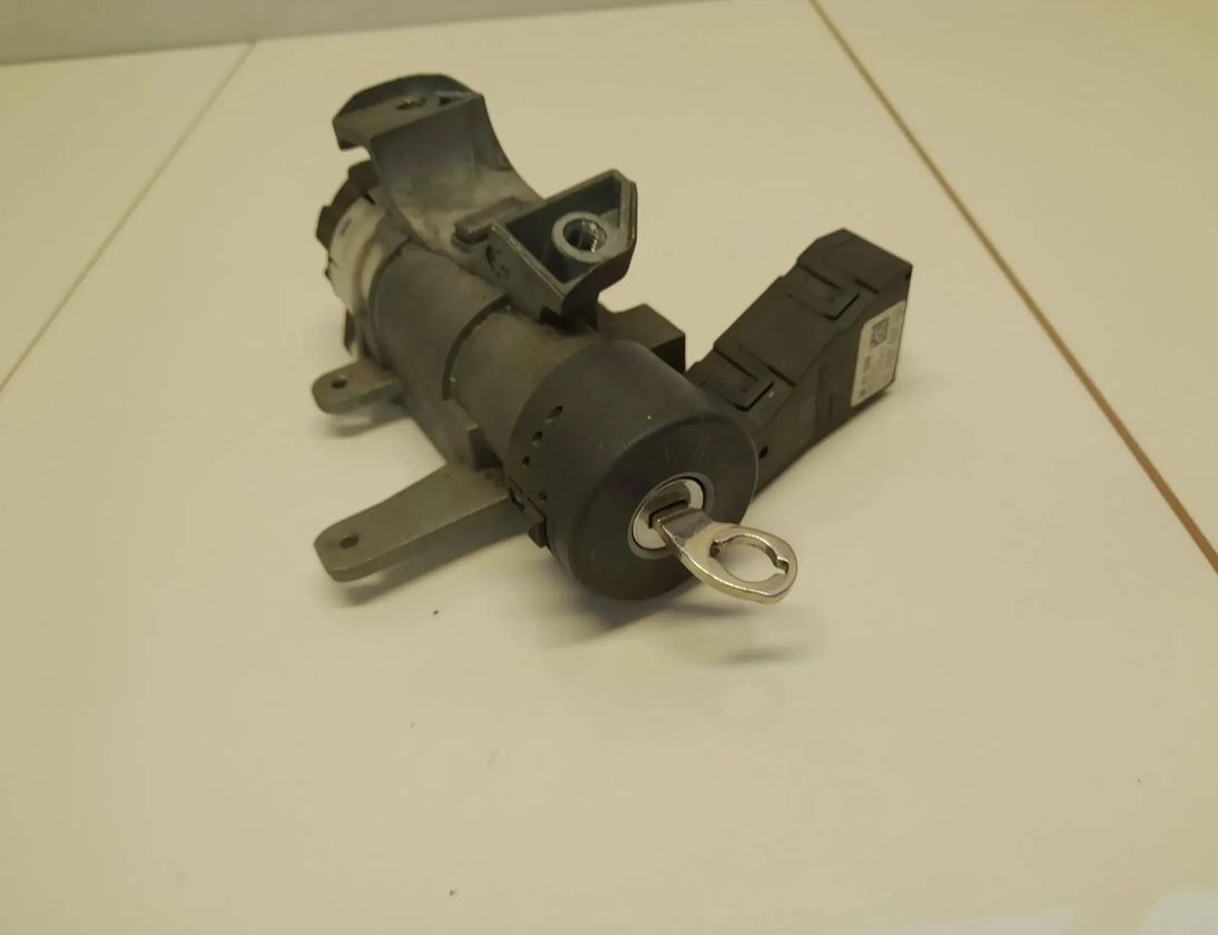 VOLVO XC60 G (1998-2009) Zámok zapalovania 8626324 29753059