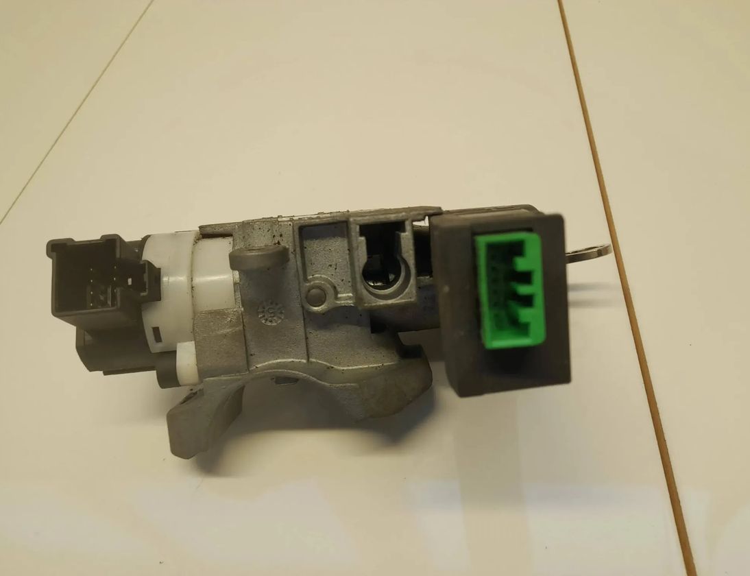 VOLVO XC60 G (1998-2009) Zámok zapalovania 8626324 29753059