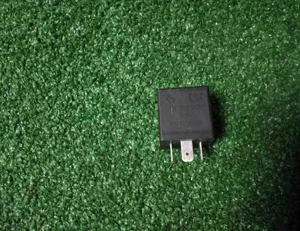 VOLKSWAGEN Passat B5 (1996-2005) Relé 191953227A 32497809