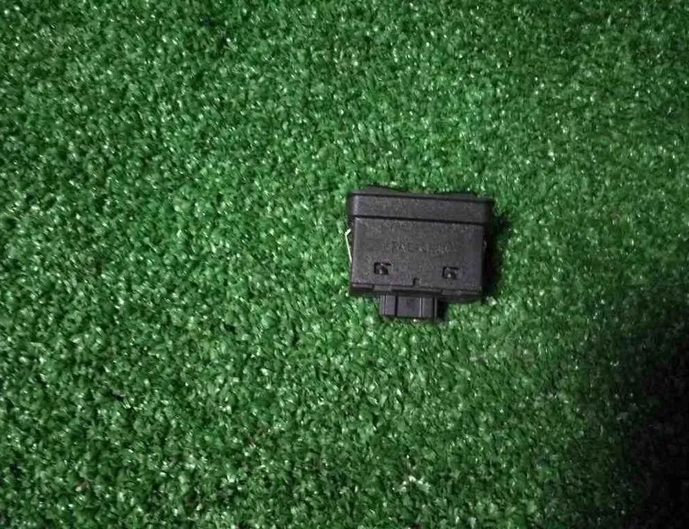 BMW 5 Series E39 (1995-2004) Rear Left Door Window Control Switches 8368974 32497917