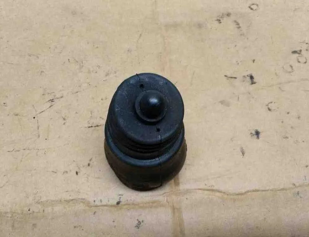 AUDI A4 B6/8E (2000-2005) Spojkový valec 006236027200 32501851