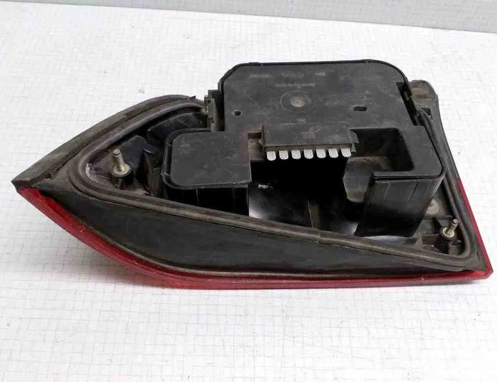 SAAB 9000 2 generation (1993-1998) Rear Left Taillight 139906,139904,140034 32502076