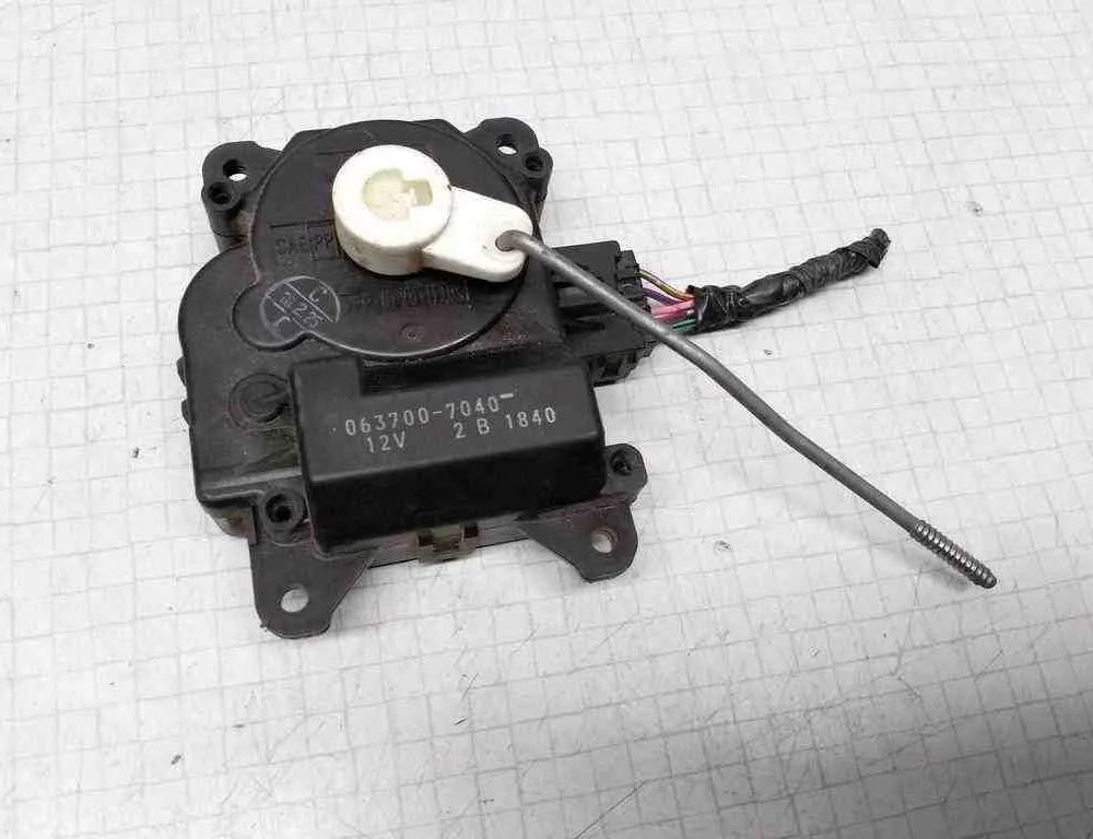 MITSUBISHI Pajero Sport 1 generation (1996-2008) Ventily na ovládanie vnútorného kúrenia 0637007040 32519991