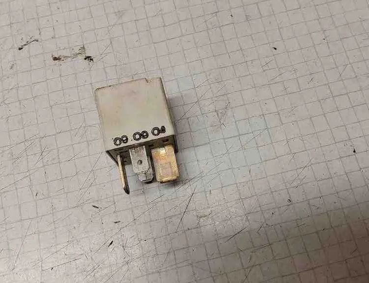 VOLKSWAGEN Passat B7 (2010-2015) Relays 370,8D0951253 32526604