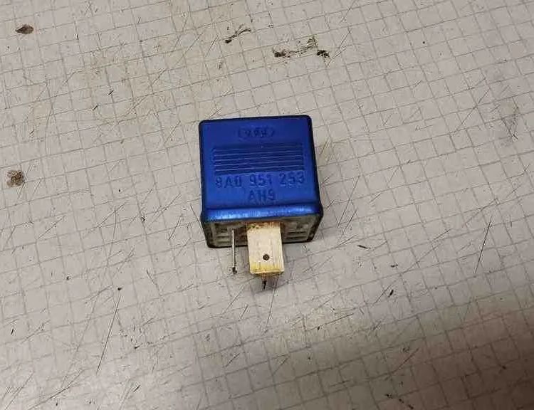 AUDI A6 C6/4F (2004-2011) Реле 8A0951253,202 32526610