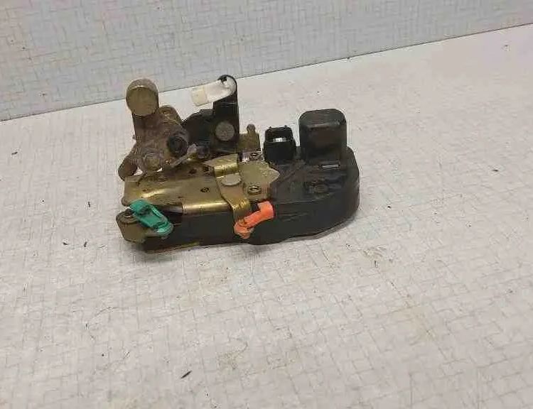 CHRYSLER Voyager 4 generation (2001-2007) Замок передней левой двери 1120032 32530259