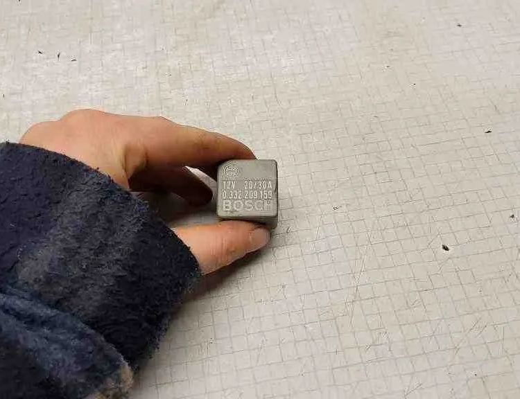 SAAB 95 1 generation (1959-1977) Relays 085,1626239,483221,0332209159 32532780