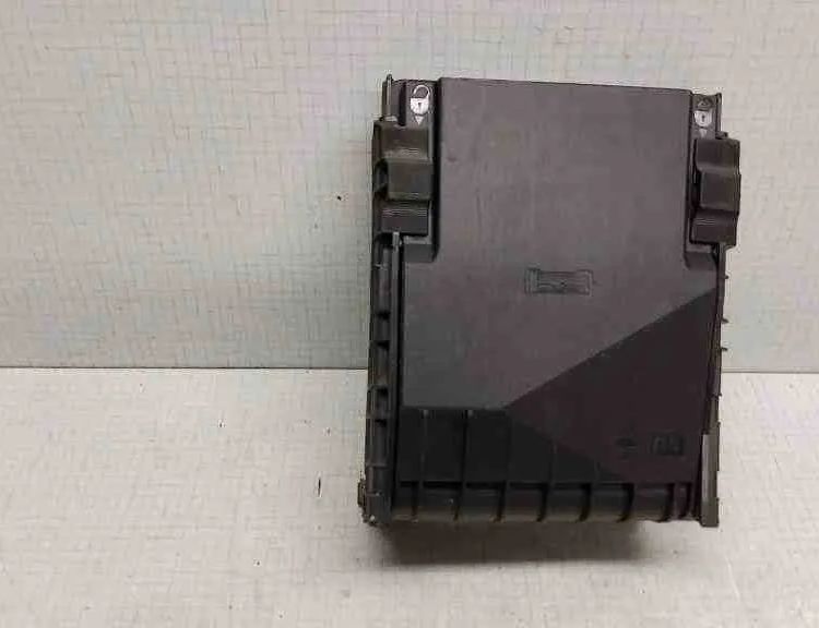 VOLKSWAGEN Passat B6 (2005-2010) Крышка блока предохранителей 1K0937132F,017180061,014189951 32537855