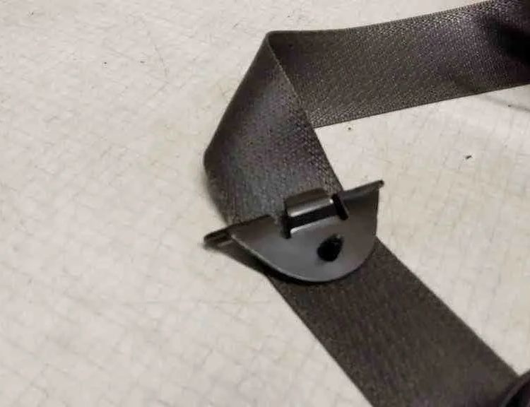 OPEL Insignia A (2008-2016) Ľavý predný bezpečnostný pás 2025907115,20379B9,2031354AA0,170863420,5010BAG1Q4,6009173,3063932AA,C9043M5 32555062