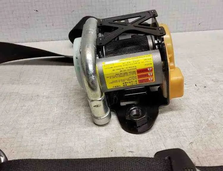 OPEL Insignia A (2008-2016) Ľavý predný bezpečnostný pás 2025907115,20379B9,2031354AA0,170863420,5010BAG1Q4,6009173,3063932AA,C9043M5 32555062