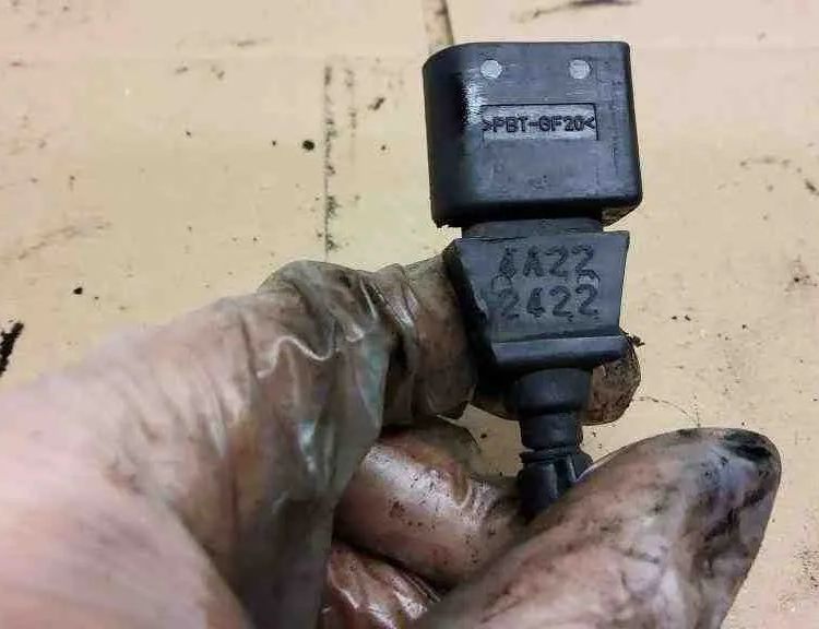 VOLKSWAGEN Transporter T5 (2003-2015) Rýchlostný senzor vačkového hriadeľa 4A222422 32555091