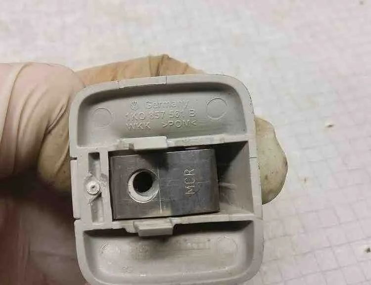 VOLKSWAGEN Golf 5 generation (2003-2009) Other Interior Parts 1K0857561B 32560461