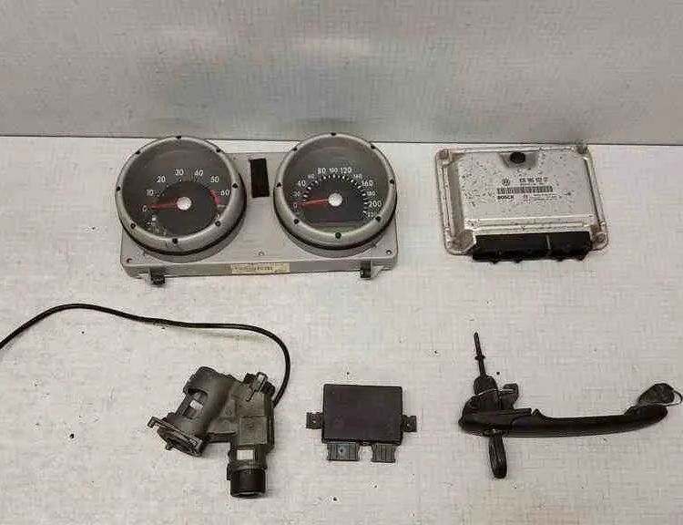 VOLKSWAGEN Polo 3 generation (1994-2002) Engine ECU Set 6N0920804E,5411007100,030906032,0263627004,6X0953254,6X0953257,6N0905865,357905851F,0261207177 32562426