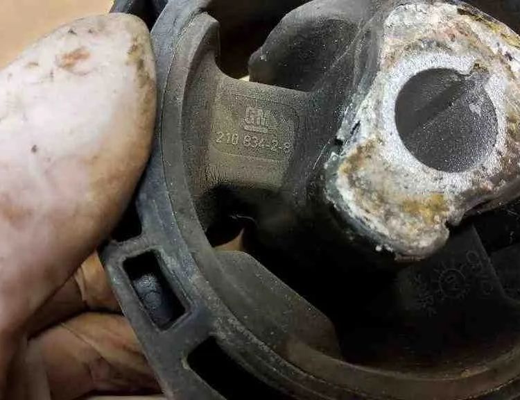 OPEL Insignia A (2008-2016) Передняя подушка двигателя 13227767,21083428,230005 32562672