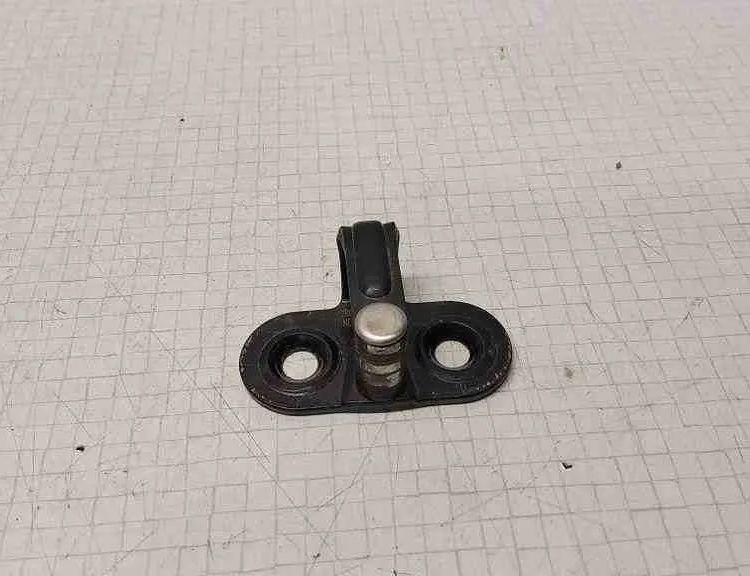 VOLKSWAGEN Caddy 3 generation (2004-2015) Bezpečnostný zámok batožinového priestoru 2K0827511 32565648