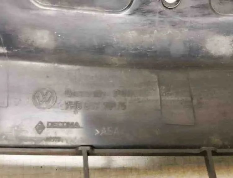 VOLKSWAGEN Transporter T5 (2003-2015) Predný horný mriežka 7H0807101 32565897