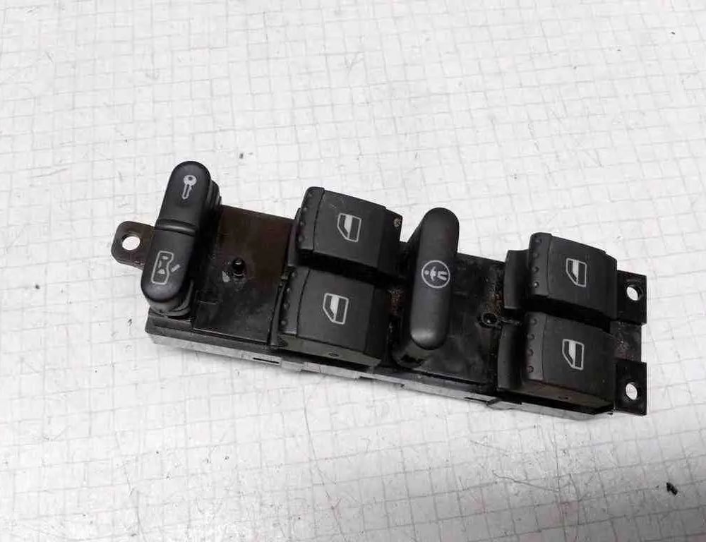 VOLKSWAGEN Golf 4 generation (1997-2006) Front Right Door Window Switch 1J4959857B 32625098