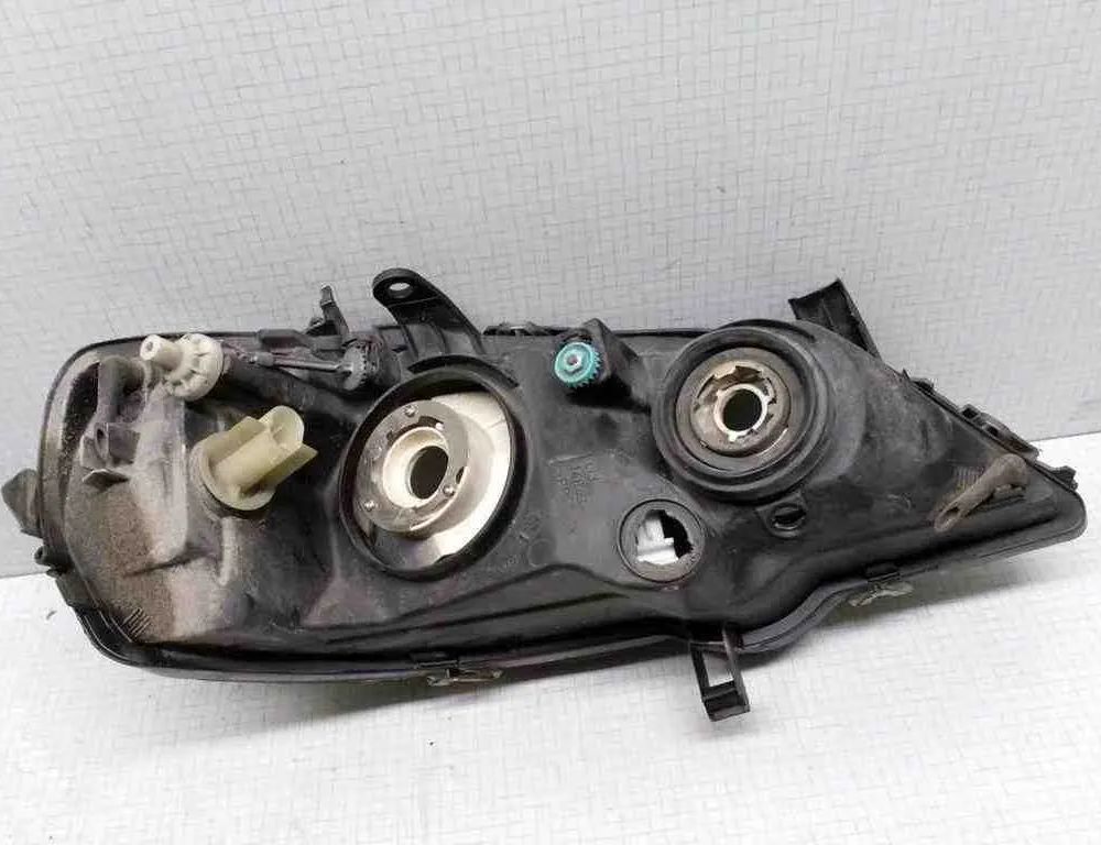 OPEL Astra G (1998-2009) Ľavé predné svetlomety 148437,90520877LH 32626657