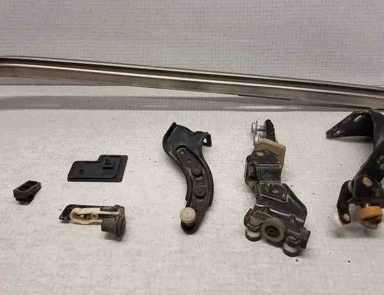 VOLKSWAGEN Caddy 3 generation (2004-2015) Posuvné dvere pant 2K0843883C,2K0843415A,2K0843871M,2K0843413A,2K0843335A,2K0843435B,2K0843318,2K0843397A 32629928