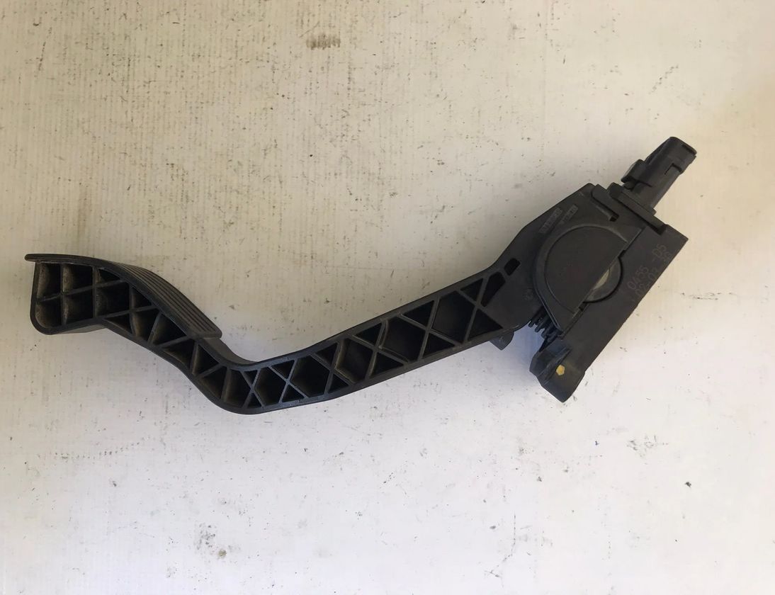 PEUGEOT 307 1 generation (2001-2008) Педаль газа 0280752235,0280752235,9645851580,9645851580 23070606