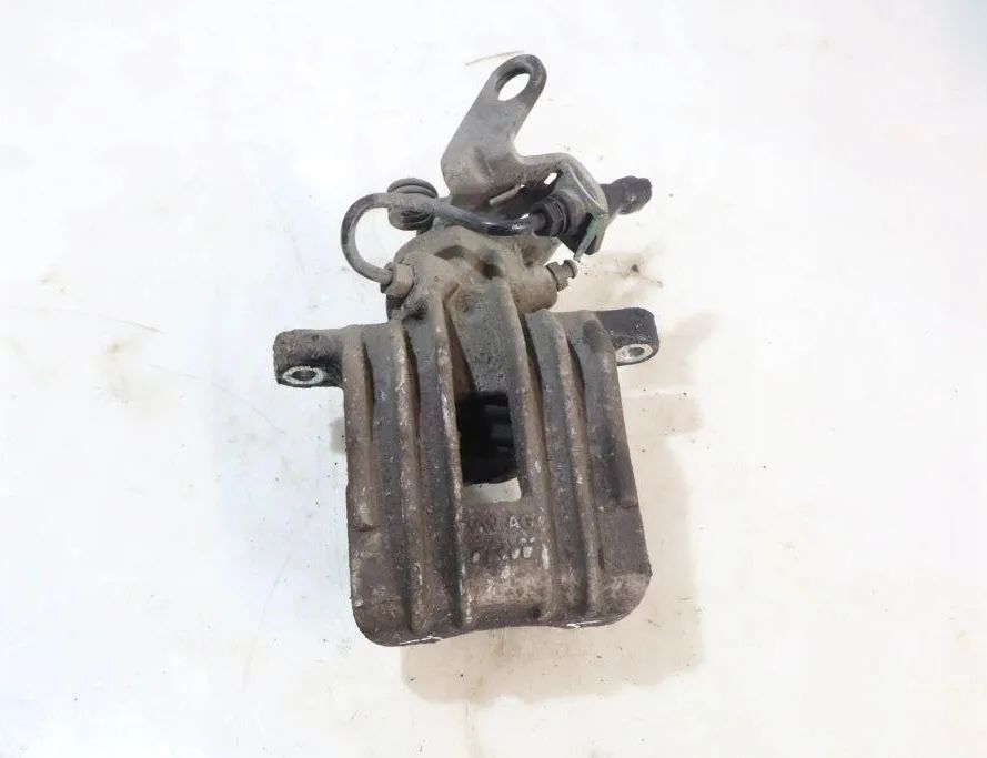 SEAT Leon 2 generation (2005-2012) Zadný pravý brzdový strmeň 32888630