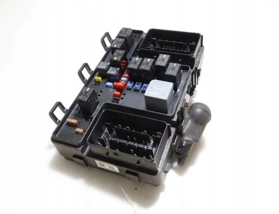 FORD Mondeo 4 generation (2007-2015) Fuse Box 32890126