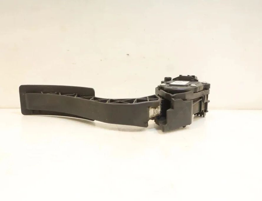 RENAULT Clio 3 generation (2005-2012) Педаль газа 32900956