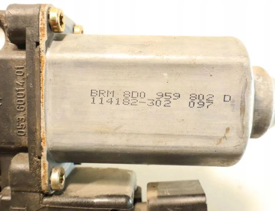 AUDI A4 B8/8K (2011-2016) Маторчик стеклоподъемника передней правой двери 32901162