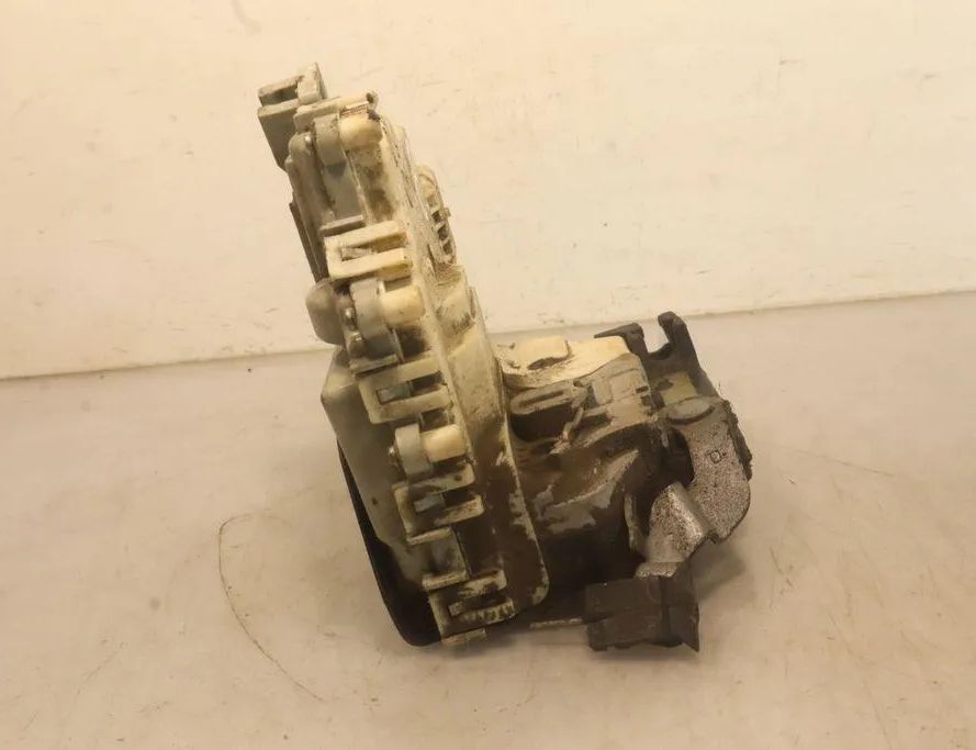 SEAT Leon 2 generation (2005-2012) Pravý predný dverový zámok 32905207